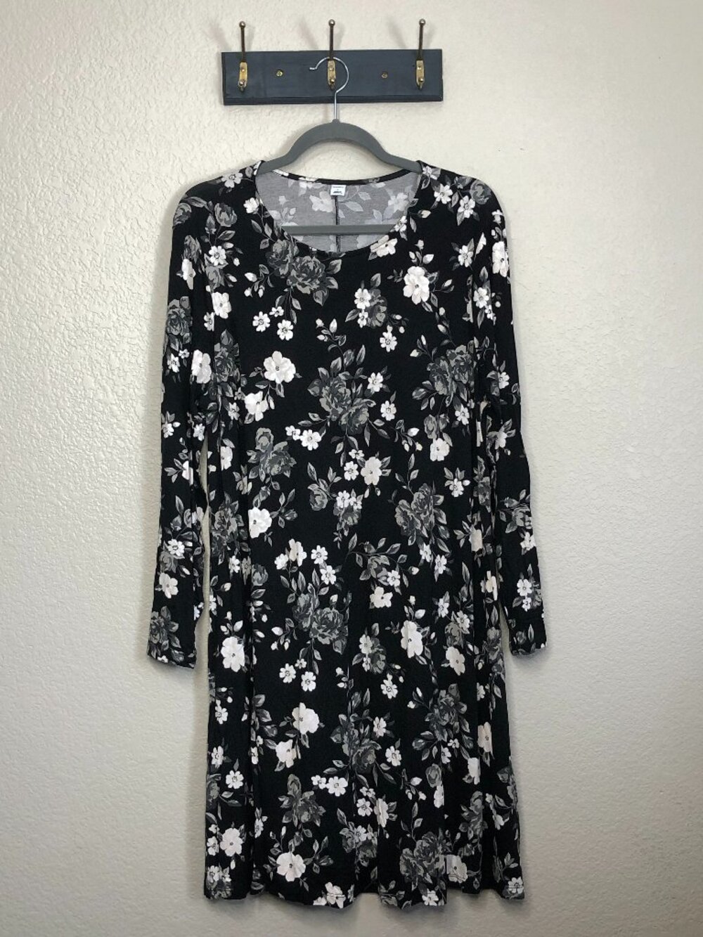 Old Navy Black White Floral Long Sleeve Swing Dress Women's L Jersey Knit Casual